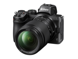 NIKON Z 5 con zoom 24-200 – Un kit mirrorless a pieno formato completo e versatile