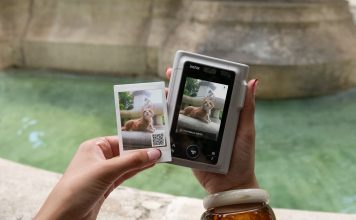 instax mini LiPlay+™ La prima istantanea ibrida premium con fotocamera selfie